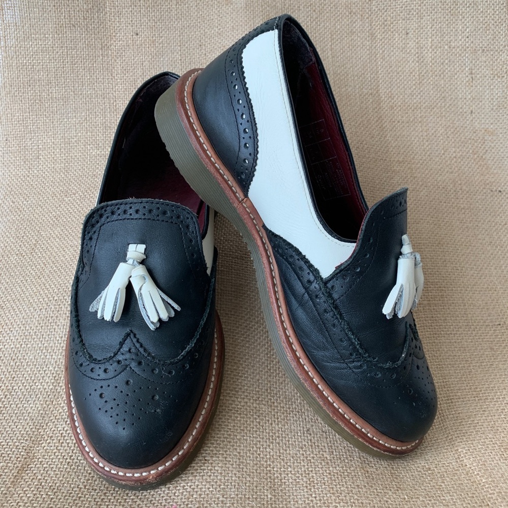 Dr Martens - Phyllis - wingtip brogue